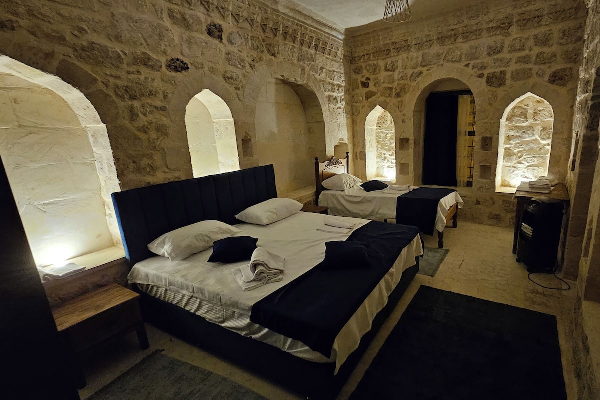 Comfort Triple Room | 1 bilik tidur, meja, ruang kerja komputer riba, kalis bunyi