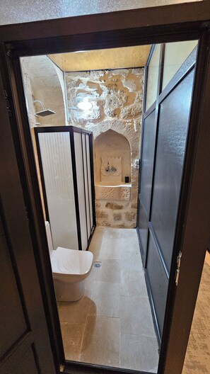 Quadrupla Comfort | Bagno | Asciugacapelli, pantofole, asciugamani, sapone