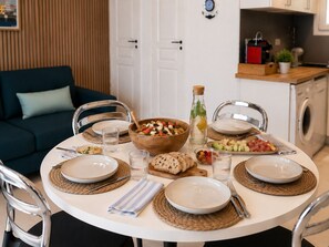 Dining - Evasion Mer & Soleil • Seaside Holiday Escape (Palavas-les-Flots)