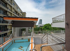 Apartment | Terrace/patio - New Nordic Club 2 by Apartwell (Pattaya)
