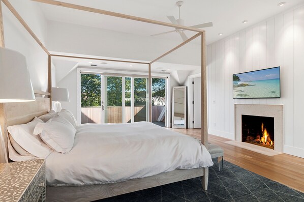 5 bedrooms, iron/ironing board, WiFi, bed sheets