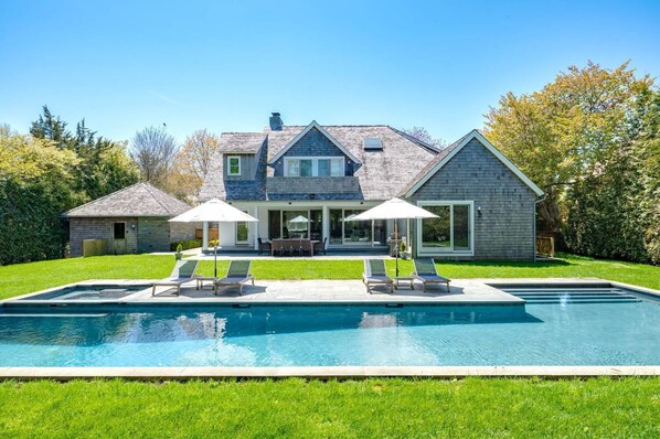 Pool - High-end Hamptons home - 5 bedroom all en suite - in Amagansett, fully outfitted (Amagansett)