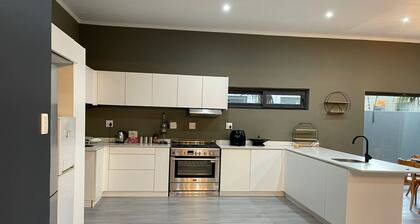 Indulge into our beautiful Sunset Vista villa, 5min away from the beach.