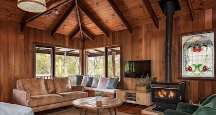 Basically Beachfront - Eagle Bay Treehouse