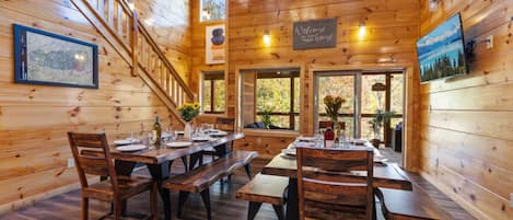 Cabin dành cho gia đình | Phòng ăn