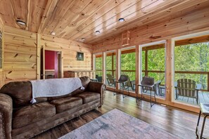 Living room - Elegant Elite Estate By Ghosal Luxury Lodging (Pigeon Forge)