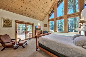 6 bedrooms, desk, iron/ironing board, free WiFi