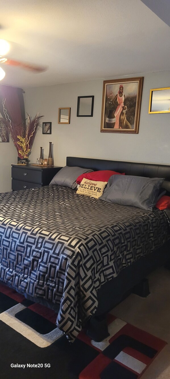2 bedrooms, iron/ironing board, WiFi, bed sheets