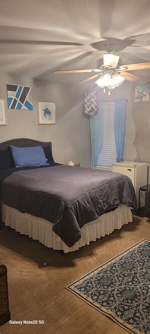 Room - Ecleptic, Laid back 🏡 away from 🏡  (Houston)