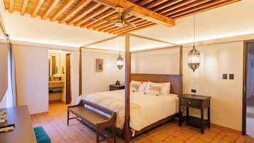 Junior Studio Suite | Laptop workspace, iron/ironing board, free WiFi, bed sheets