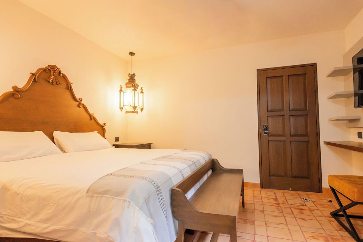 Junior Studio Suite | Laptop workspace, iron/ironing board, free WiFi, bed sheets