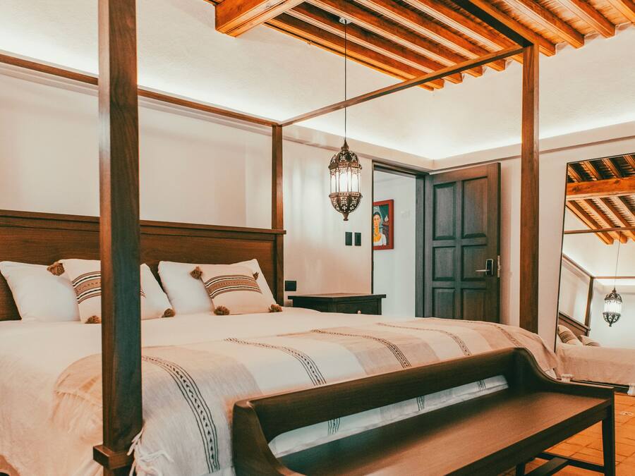 Premium-huone | Kannettavalle tietokoneelle sopiva työtila, silitysrauta/-lauta