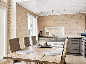 House | Dining - 4 Star Holiday Home in Fall (Søndre Land)