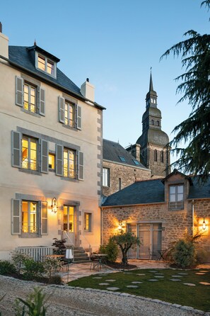 Exterior - Clos du Cèdre (Dinan)