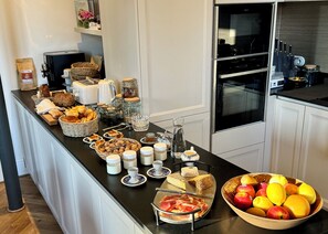 Free daily continental breakfast - Clos du Cèdre (Dinan)
