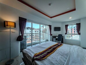 Luxury Apartment, Balcony, City View
