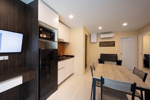 Condo de base | Coffre-fort, accès au Wi-Fi (inclus), literie fournie