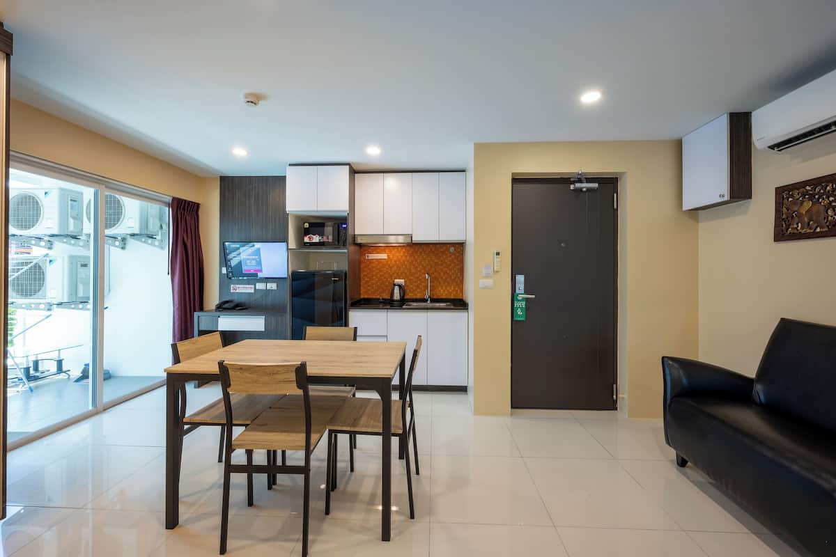 2 bedrooms, in-room safe, free WiFi, bed sheets