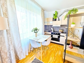 Standard-Studio, Mehrere Betten, Klimaanlage | 1 Schlafzimmer, Bettwäsche aus ägyptischer Baumwolle