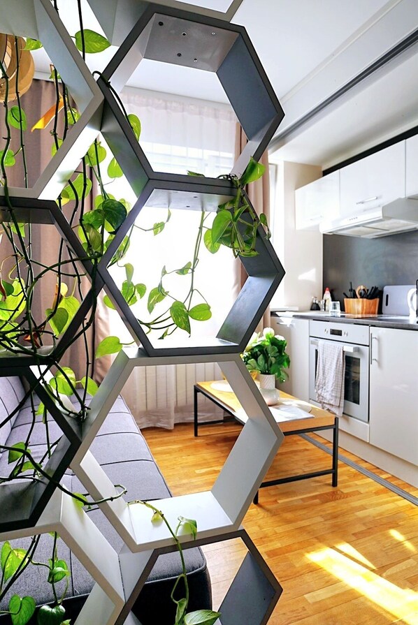 Standard Apartment, Multiple Beds, Air conditioning | Private kitchen | Full-sized fridge, microwave, oven, stovetop