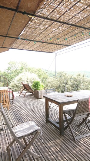 Outdoor dining - Maison en Piémont Cévenol (Monoblet)