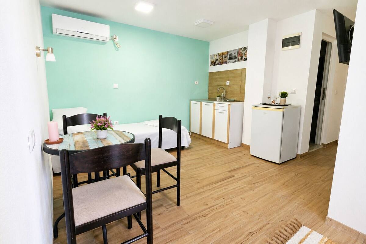 Family Apartment, Garden View | Minibar, in-room safe, soundproofing, WiFi (free)