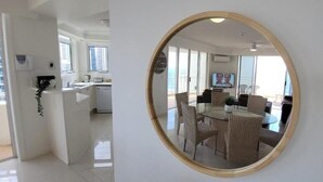 Interior - S62 Apartment with Sea View Gold Coast high floor (gold coast)