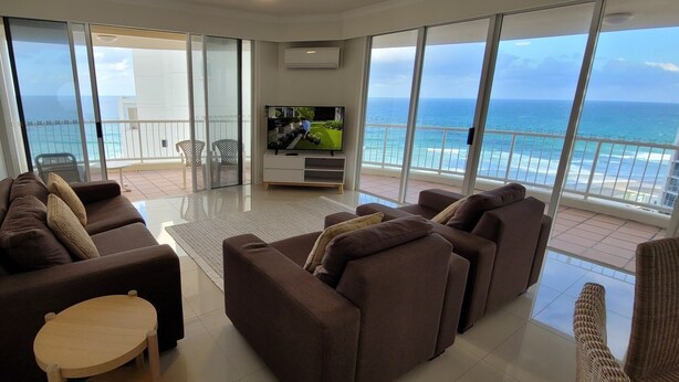 Living area - S62 Apartment with Sea View Gold Coast high floor (gold coast)