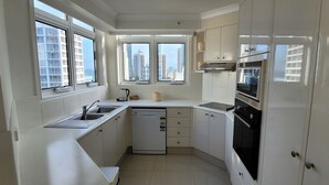 Private kitchen - S62 Apartment with Sea View Gold Coast high floor (gold coast)