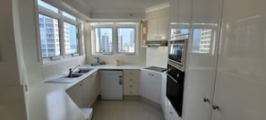 Fridge, microwave, oven, stovetop - S62 Apartment with Sea View Gold Coast high floor (gold coast)