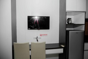 In-room safe, free WiFi