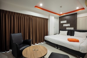Standard Studio, 2 Single Beds, Balcony
