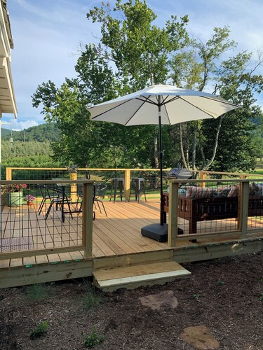 Perfect getaway at foothills of the Blue Ridge Mountains, with gorgeous views!