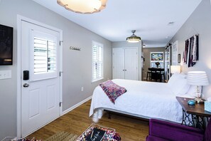 1 habitación, tabla de planchar con plancha, wifi gratis y ropa de cama 