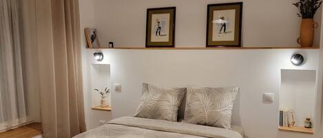 2 bedrooms, iron/ironing board, bed sheets