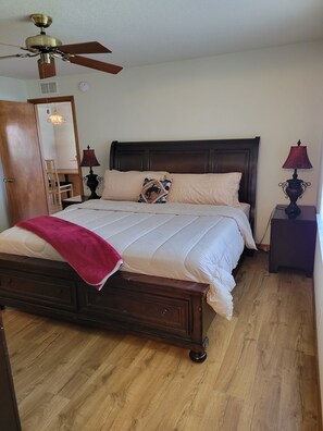 3 bedrooms, desk, free WiFi, bed sheets - WEC, HITS, OCALA, HORSE TOWN, PET FRIENDLY  (Ocala)