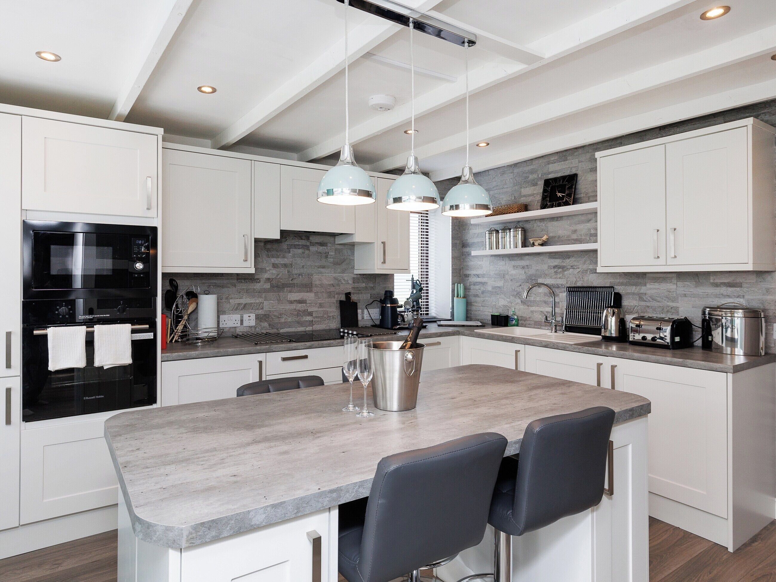 Lavavajillas y periquera 