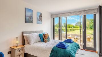 3 bedrooms, free WiFi, bed sheets