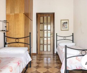 3 Schlafzimmer, Bügeleisen/Bügelbrett, WLAN, Bettwäsche