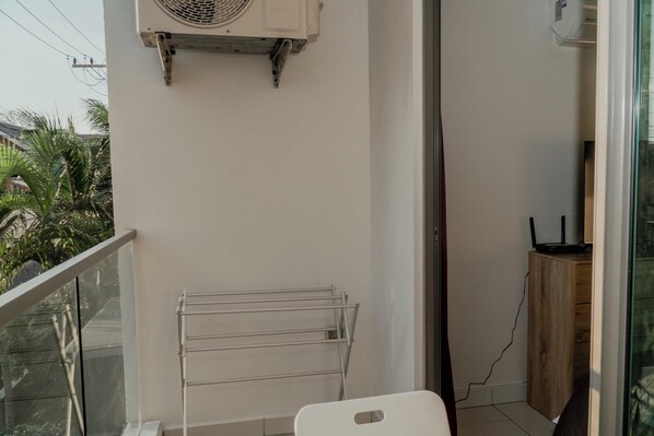 Studio | Balcony - Water Park Apartments by Apartwell (Pattaya)