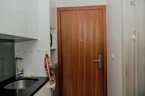 In-room safe, free WiFi - Water Park Apartments by Apartwell (Pattaya)