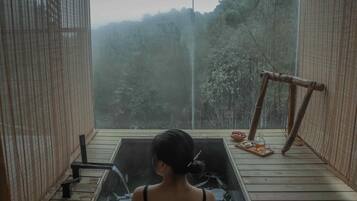 Vinegar · the path to vine (Double room·mountain view) | Bathroom | Hair dryer, slippers, towels, toilet paper