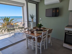 Dining - Sol-y-Days le Royal for 4 pers Facing sea with parking (Le Grau-du-Roi)