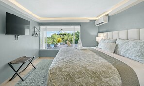 8 bedrooms, iron/ironing board, WiFi, bed sheets