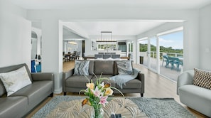 Ping pong, stereo - Stunning Private Oasis with Pool and Ocean Views (Río Grande)