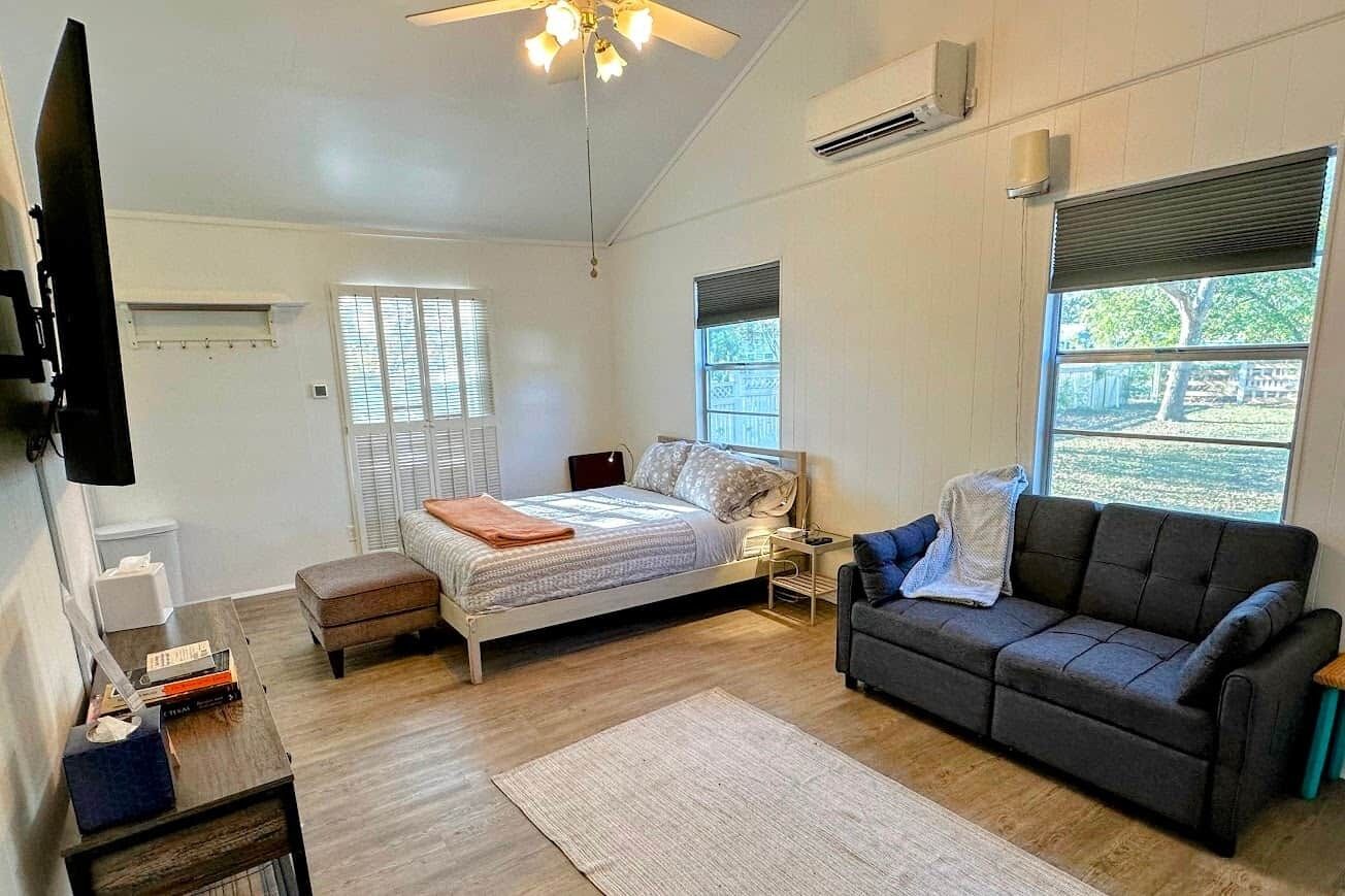 1 bedroom, iron/ironing board, WiFi, bed sheets