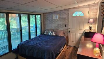 1 bedroom, free WiFi, bed sheets