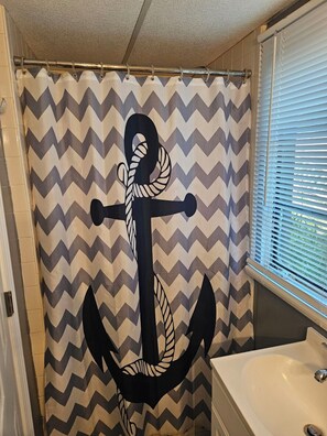 Towels, toilet paper - Rough river cabin (McDaniels)