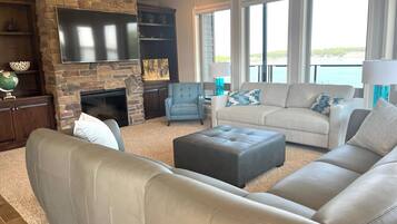 Smart TV, fireplace, computer monitors
