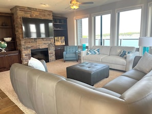 Smart TV, fireplace, computer monitors